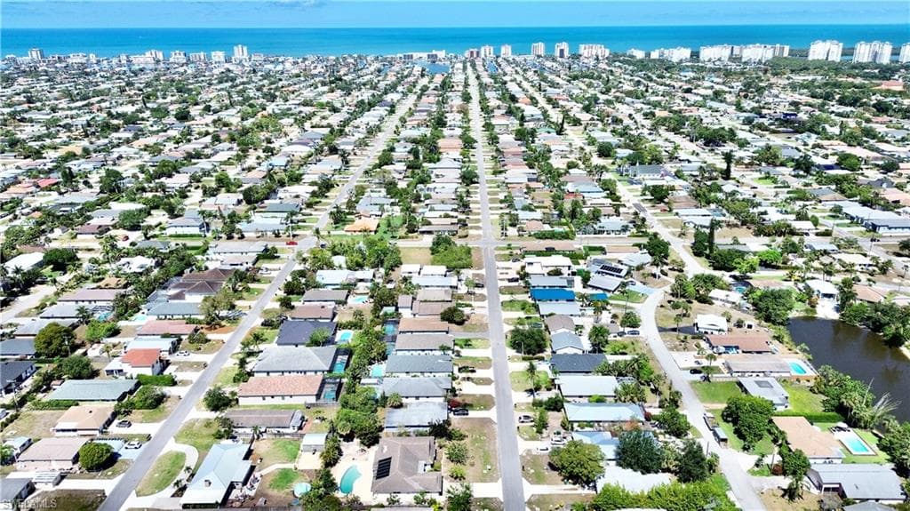 844 106th Ave N, Naples, FL 34108-4