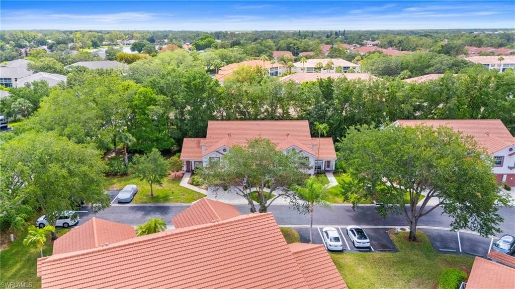 505 Windsor Sq 202, Naples, FL 34104-4