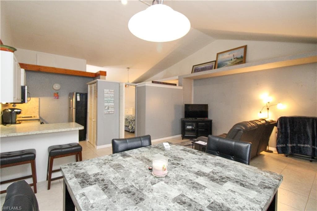 826 Wiggins Pass Rd 306, Naples, FL 34110-16