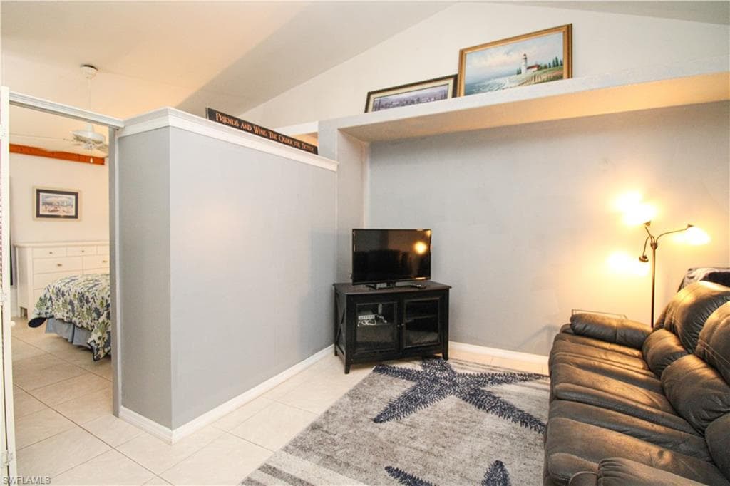 826 Wiggins Pass Rd 306, Naples, FL 34110-17