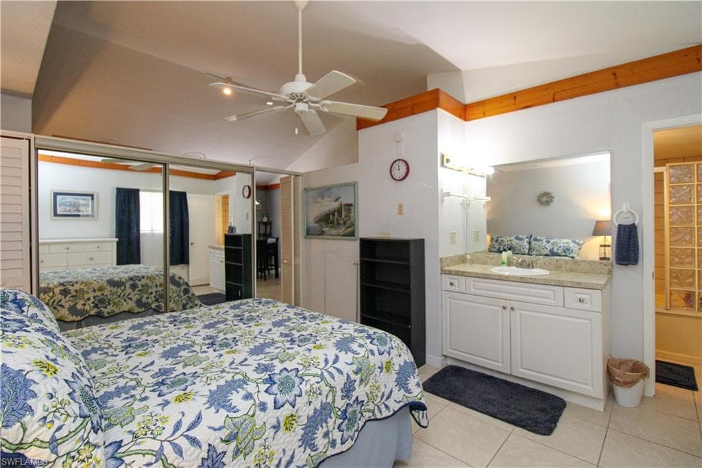 826 Wiggins Pass Rd 306, Naples, FL 34110-22