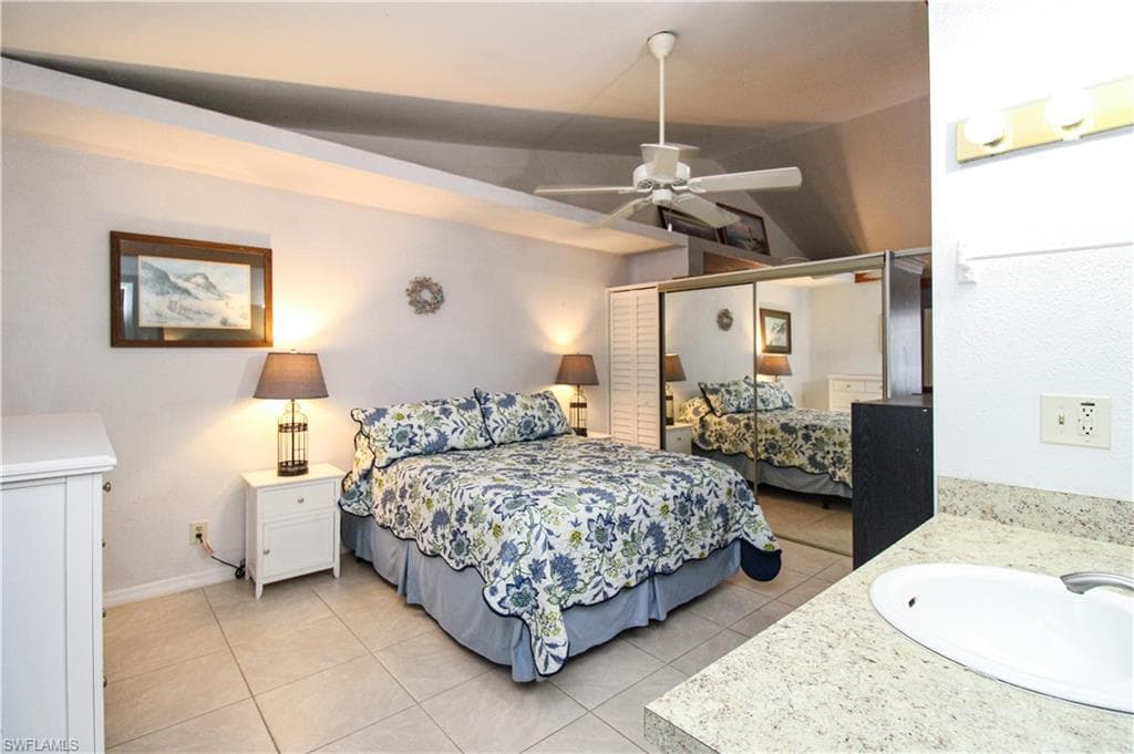 826 Wiggins Pass Rd 306, Naples, FL 34110-23