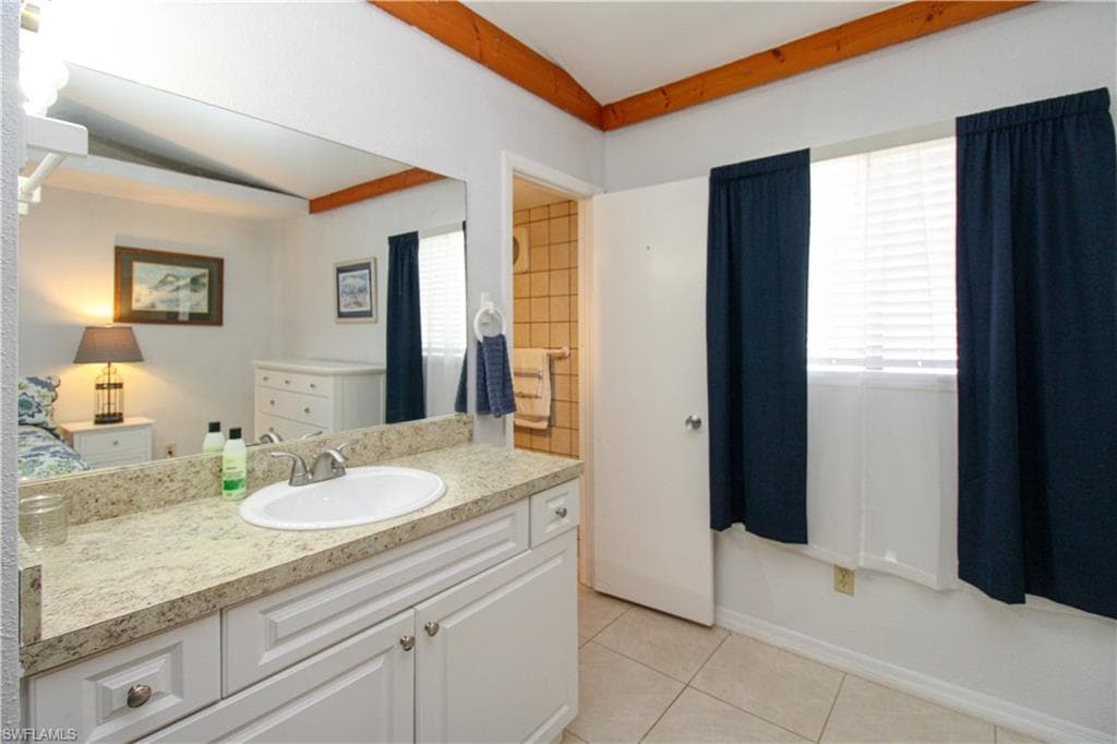 826 Wiggins Pass Rd 306, Naples, FL 34110-24