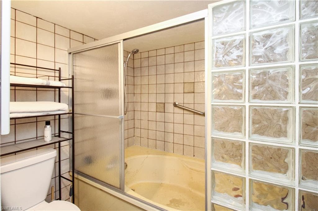 826 Wiggins Pass Rd 306, Naples, FL 34110-25