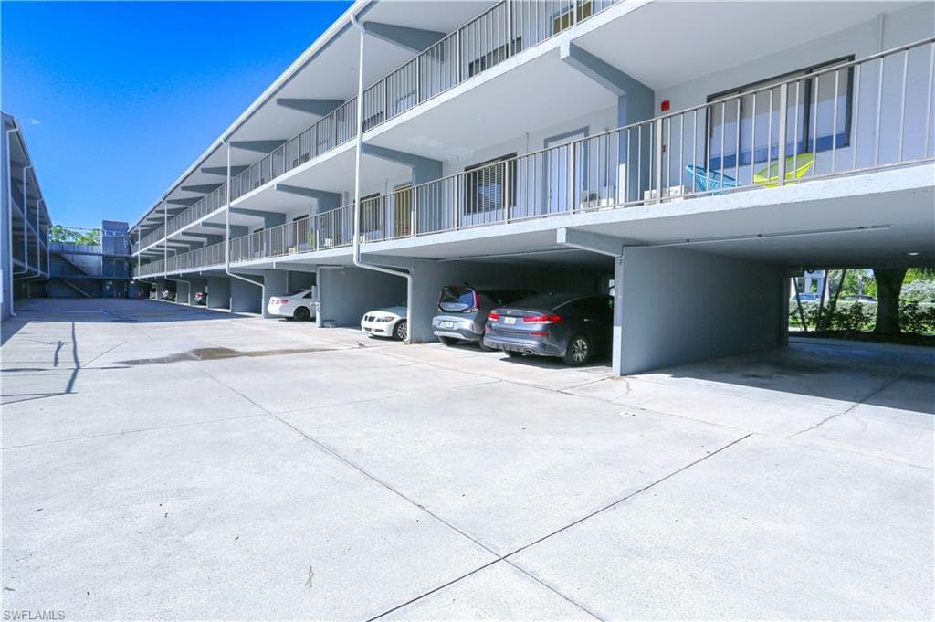 826 Wiggins Pass Rd 306, Naples, FL 34110-3