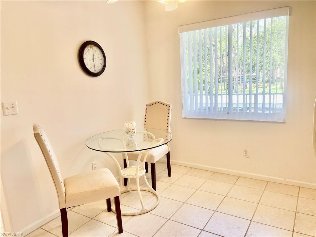 5985 Bloomfield Cir D205, Naples, FL 34112-10