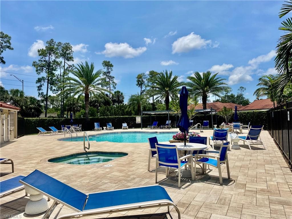 5985 Bloomfield Cir D205, Naples, FL 34112-20