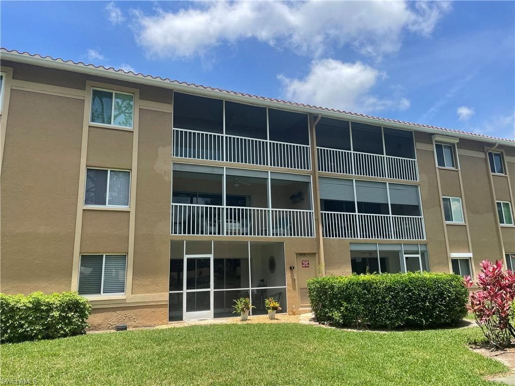 5985 Bloomfield Cir D205, Naples, FL 34112-2