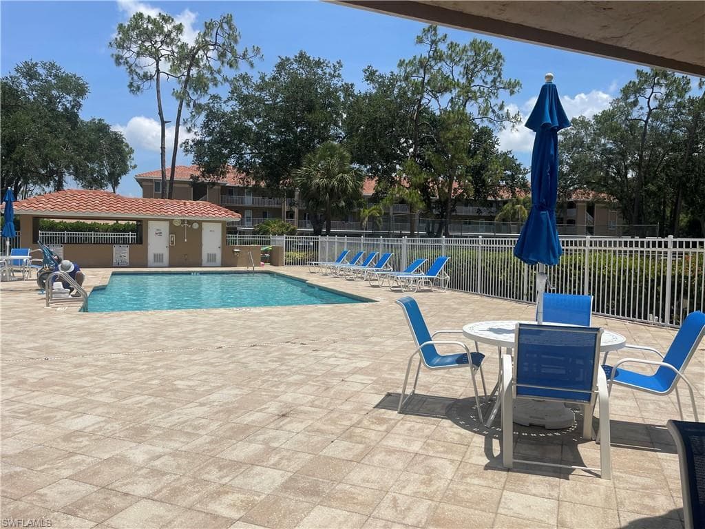 5985 Bloomfield Cir D205, Naples, FL 34112-31