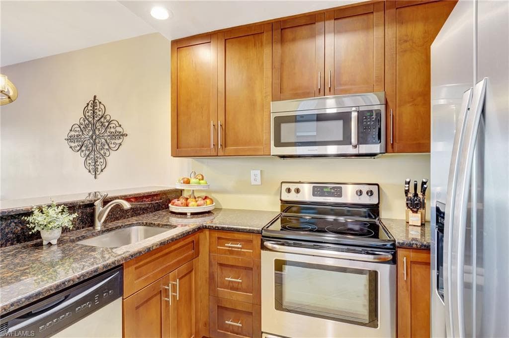 3326 Olympic Dr 413, Naples, FL 34105-21
