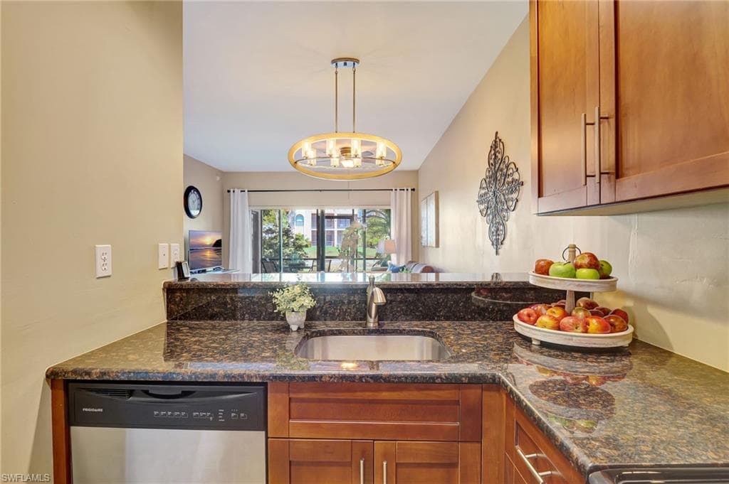 3326 Olympic Dr 413, Naples, FL 34105-23