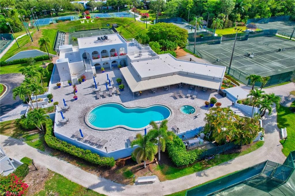 3326 Olympic Dr 413, Naples, FL 34105-40