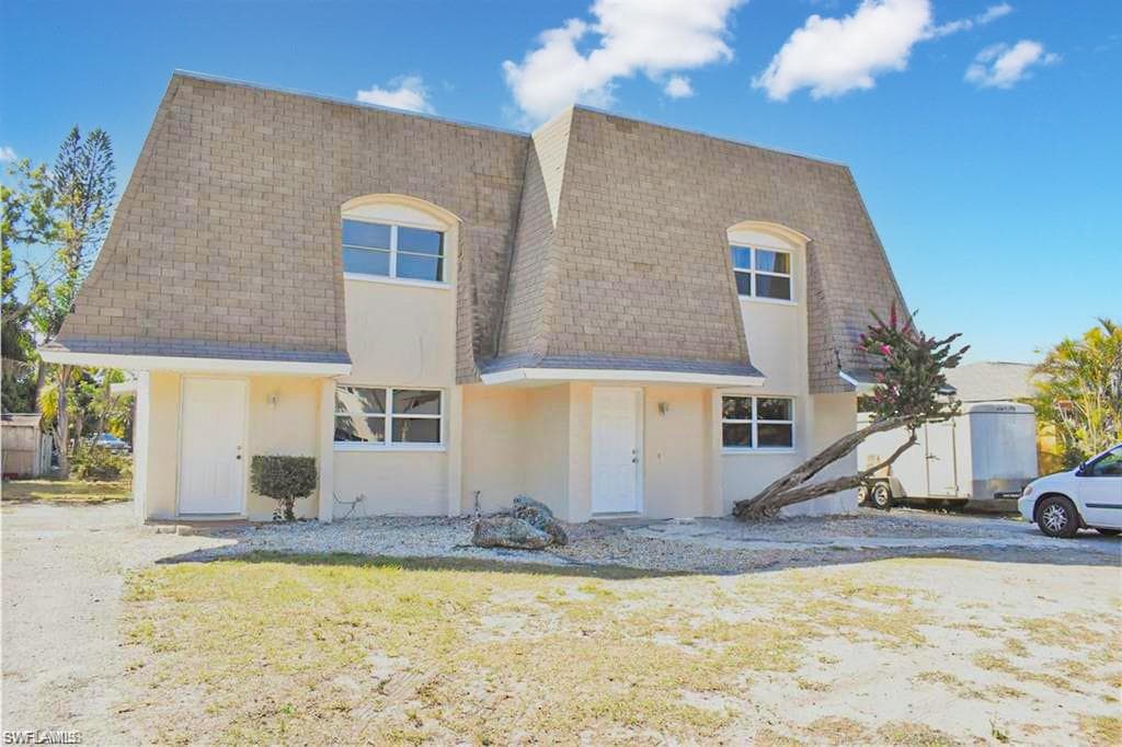 7262 Barragan Rd, Fort Myers, FL 33967-1