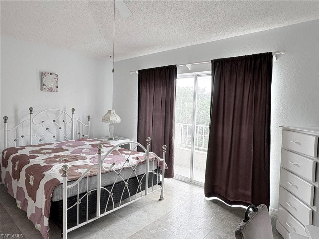 1096 Woodshire Ln C205, Naples, FL 34105-9