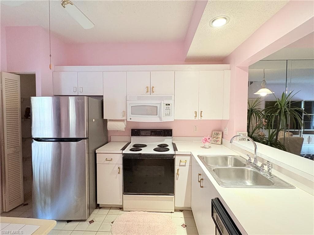 1096 Woodshire Ln C205, Naples, FL 34105-4