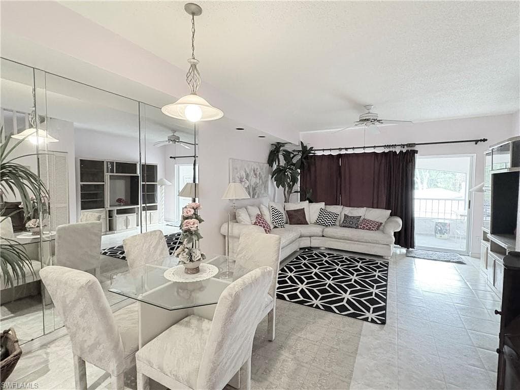 1096 Woodshire Ln C205, Naples, FL 34105-4