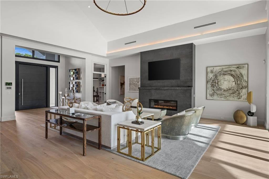 115 East Ave, Naples, FL 34108-14