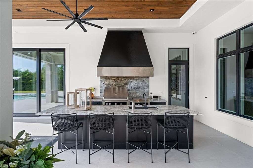 115 East Ave, Naples, FL 34108-27