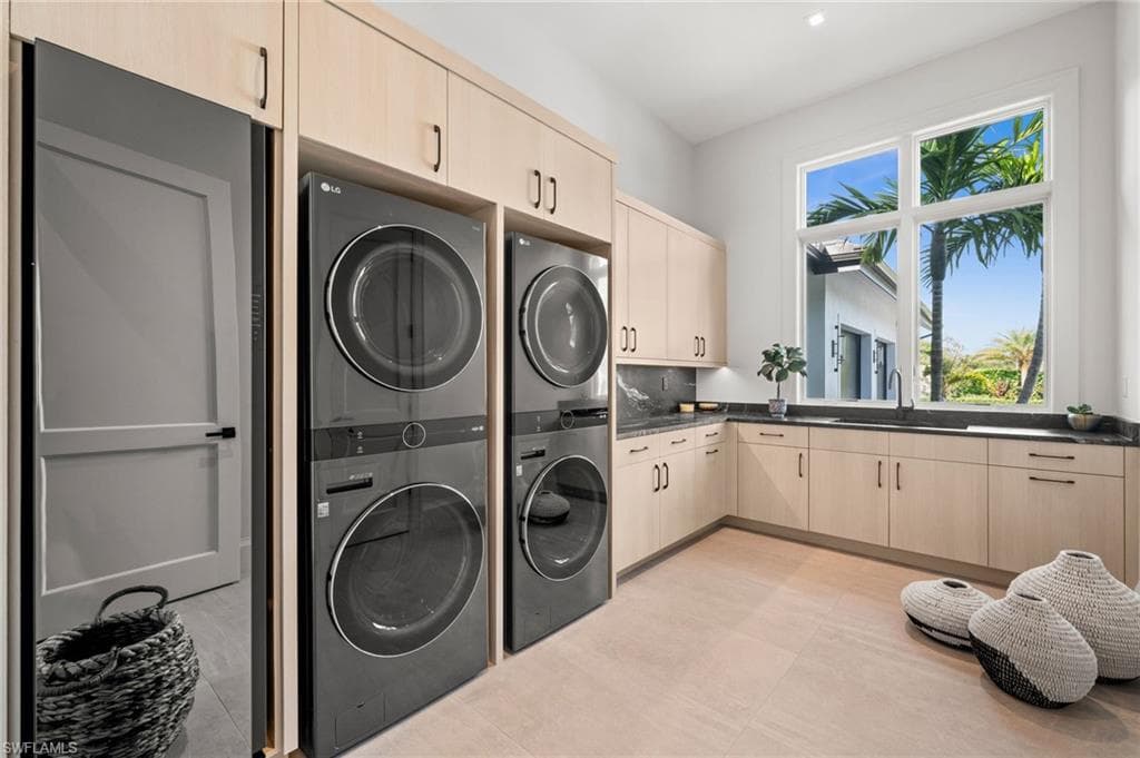 115 East Ave, Naples, FL 34108-36