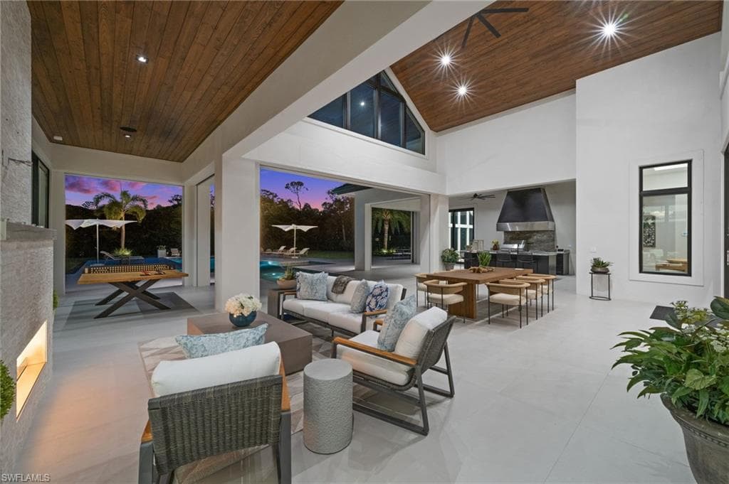 115 East Ave, Naples, FL 34108-7