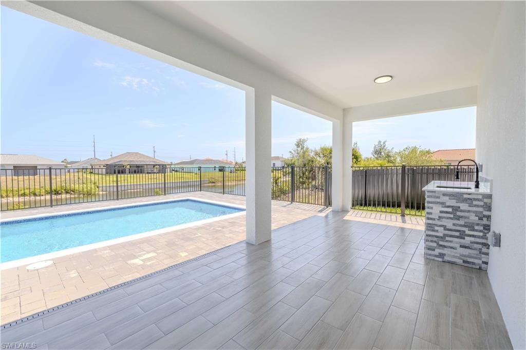408 9th St, Cape Coral, FL 33993-10