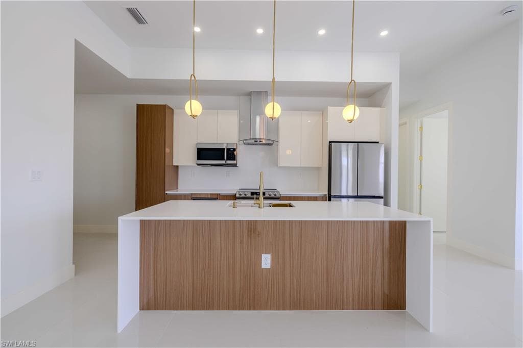 408 9th St, Cape Coral, FL 33993-18