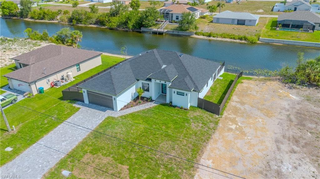 408 9th St, Cape Coral, FL 33993-1
