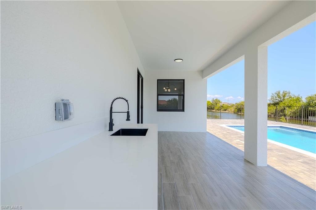 408 9th St, Cape Coral, FL 33993-7