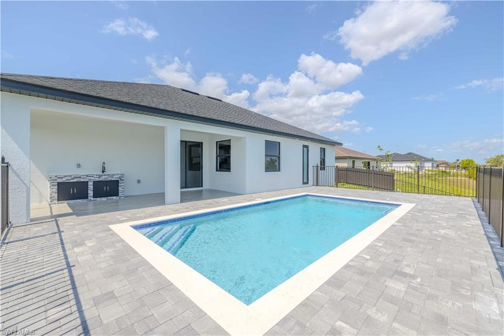 408 9th St, Cape Coral, FL 33993-8