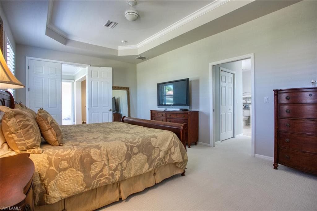 9882 El Greco Cir, Bonita Springs, FL 34135-18