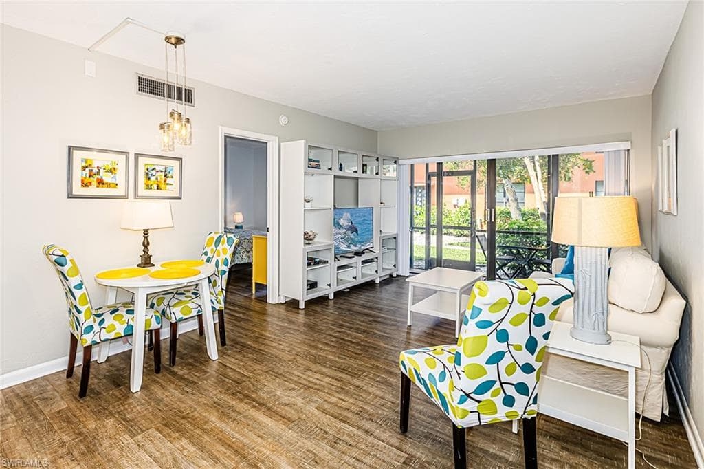 20 Greenbrier St 3-105, Marco Island, FL 34145-3