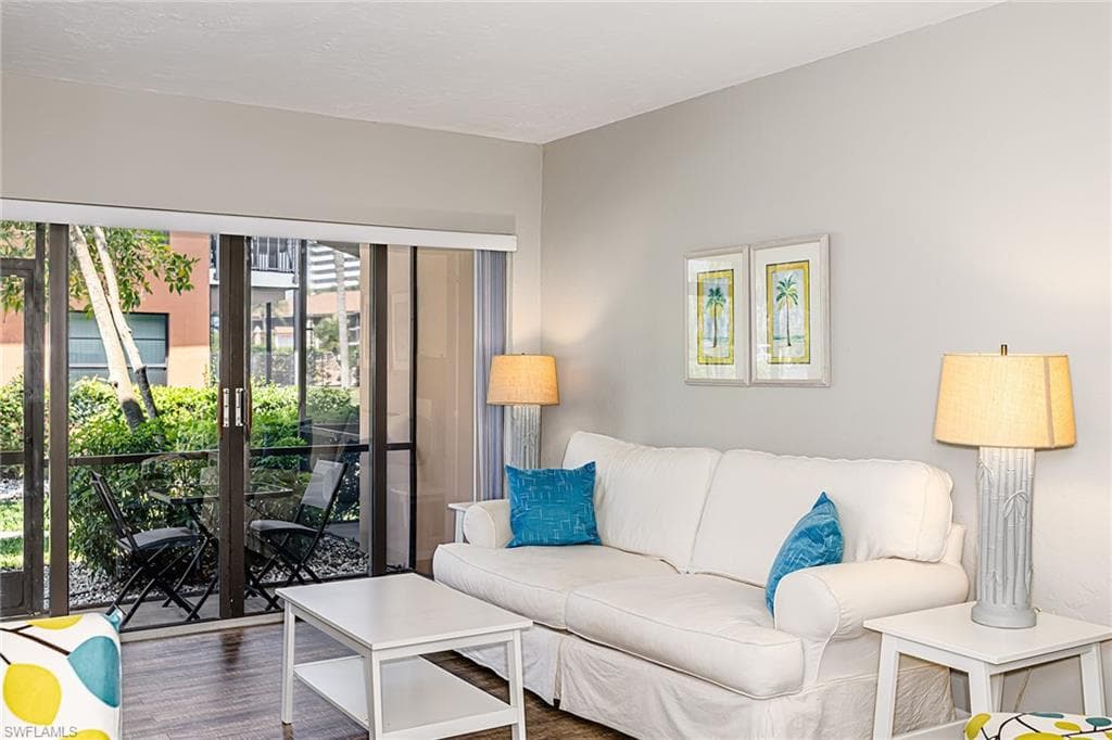 20 Greenbrier St 3-105, Marco Island, FL 34145-4