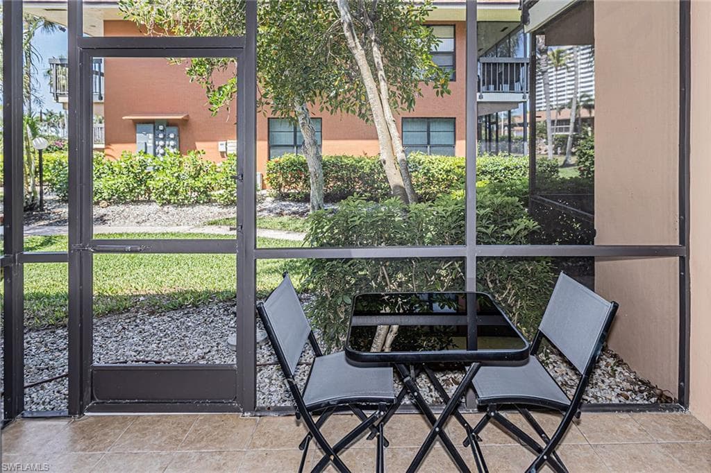 20 Greenbrier St 3-105, Marco Island, FL 34145-5