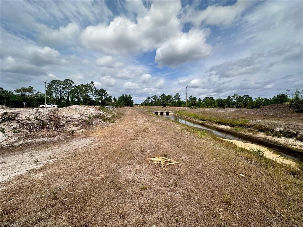 1033 Joponica Ave S, Lehigh Acres, FL 33974-6