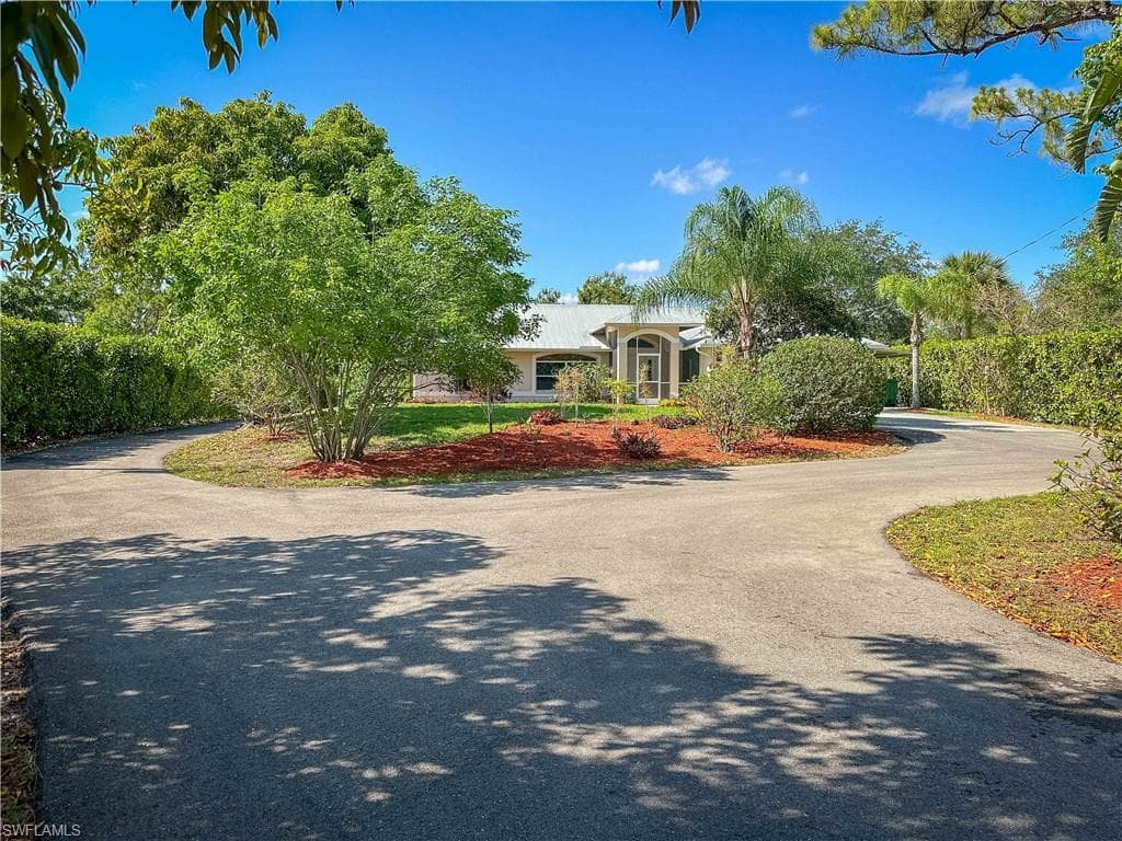 3790 35th Ave NE, Naples, FL 34120-4