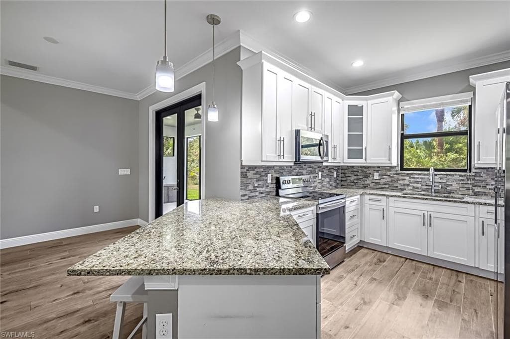 79 41st Ave NE, Naples, FL 34120-4
