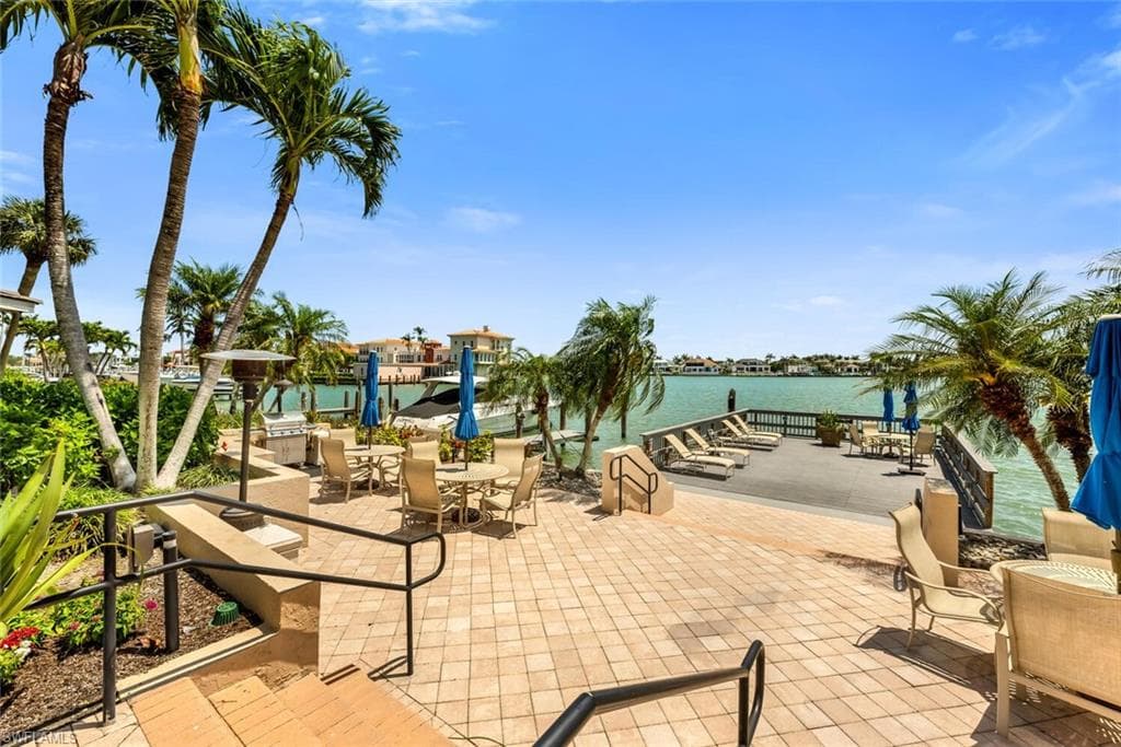 3500 Gulf Shore Blvd N 402, Naples, FL 34103-25