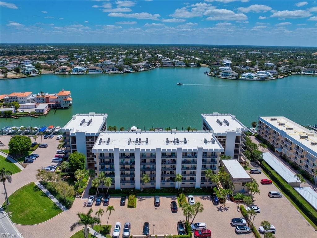 3500 Gulf Shore Blvd N 402, Naples, FL 34103-3