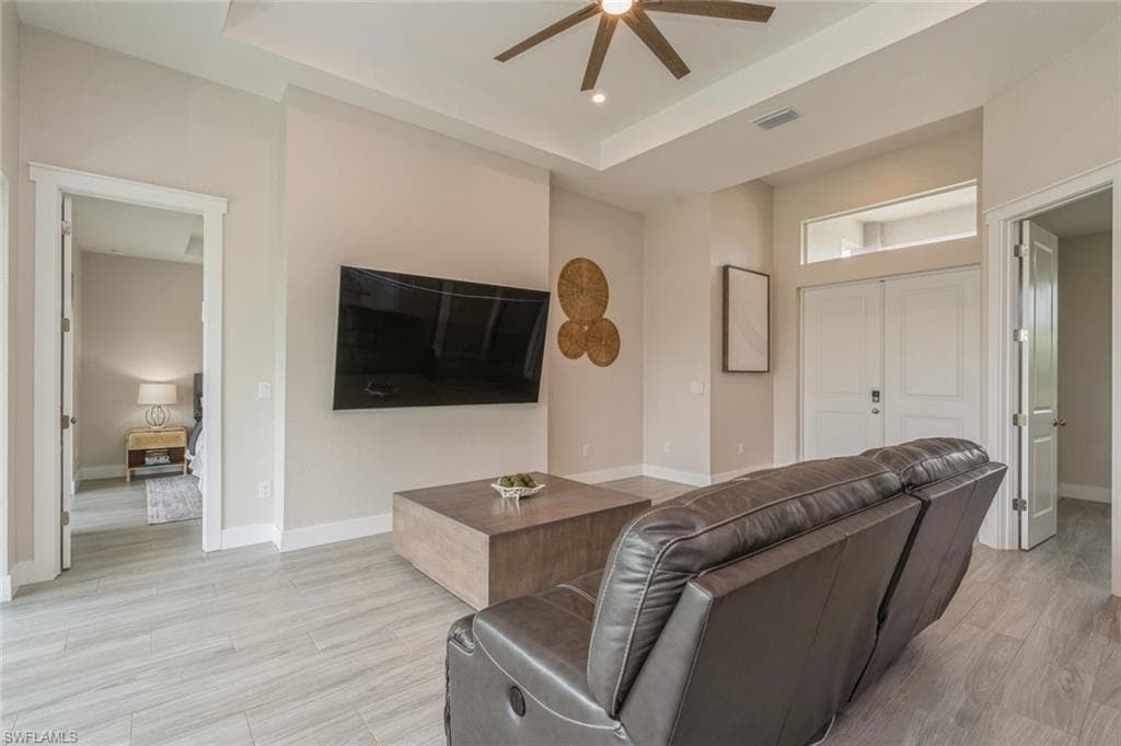 3805 36th Ave, Cape Coral, FL 33993-9