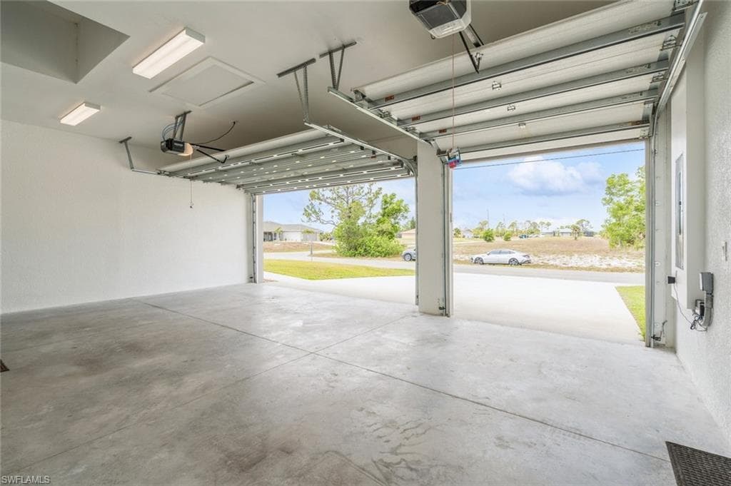 3805 36th Ave, Cape Coral, FL 33993-39