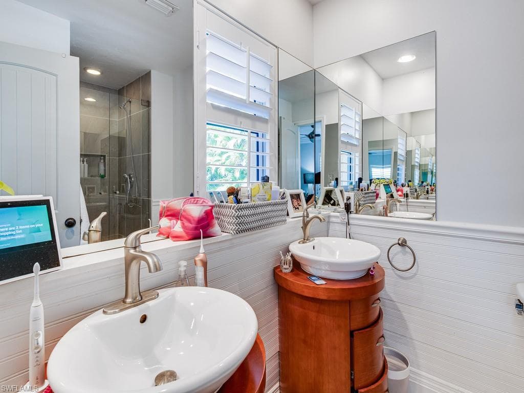 542 110th Ave N, Naples, FL 34108-10