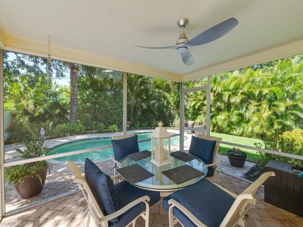 542 110th Ave N, Naples, FL 34108-11