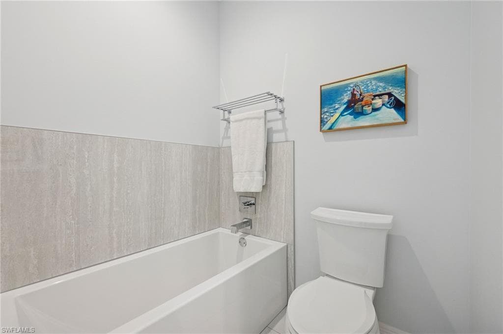 160 Waterside Cir 202, Marco Island, FL 34145-23