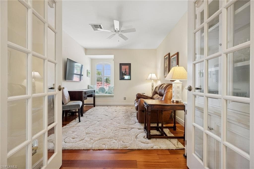160 Waterside Cir 202, Marco Island, FL 34145-28