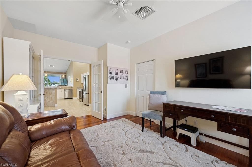 160 Waterside Cir 202, Marco Island, FL 34145-31