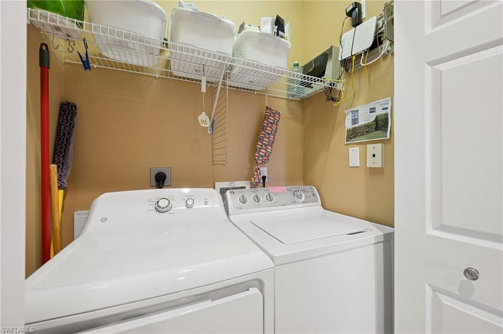 160 Waterside Cir 202, Marco Island, FL 34145-32