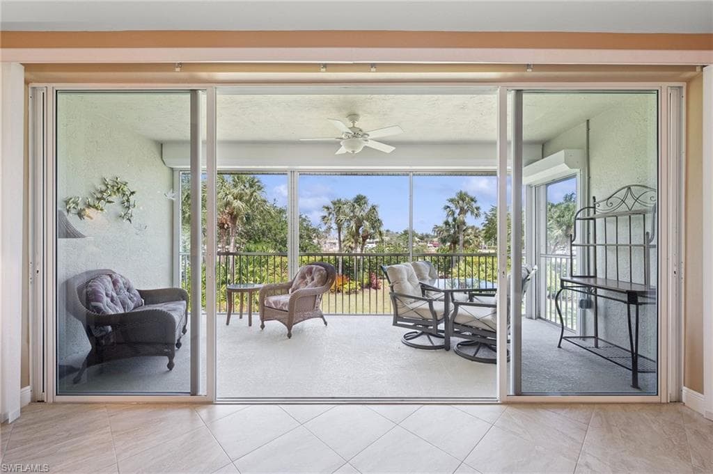 160 Waterside Cir 202, Marco Island, FL 34145-33
