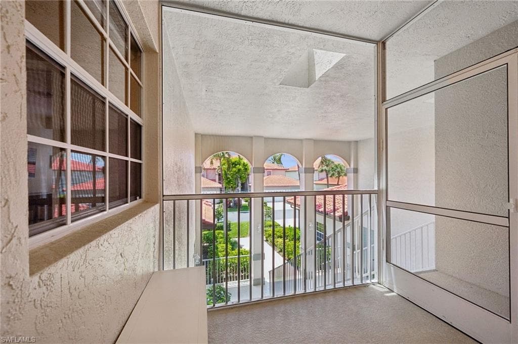160 Waterside Cir 202, Marco Island, FL 34145-37
