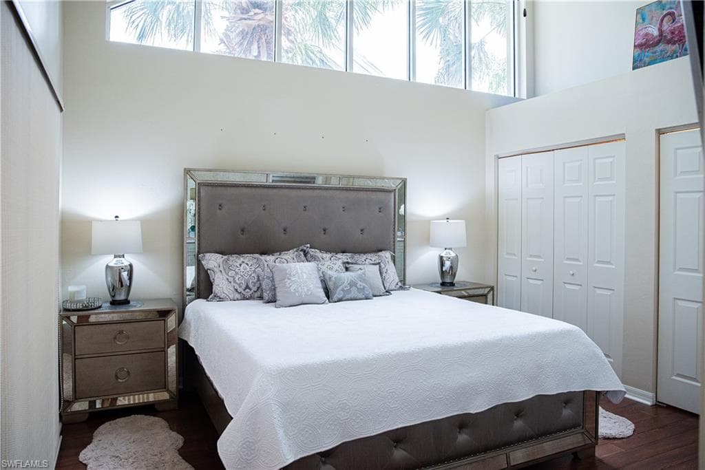 4548 Court Way, Naples, FL 34109-4