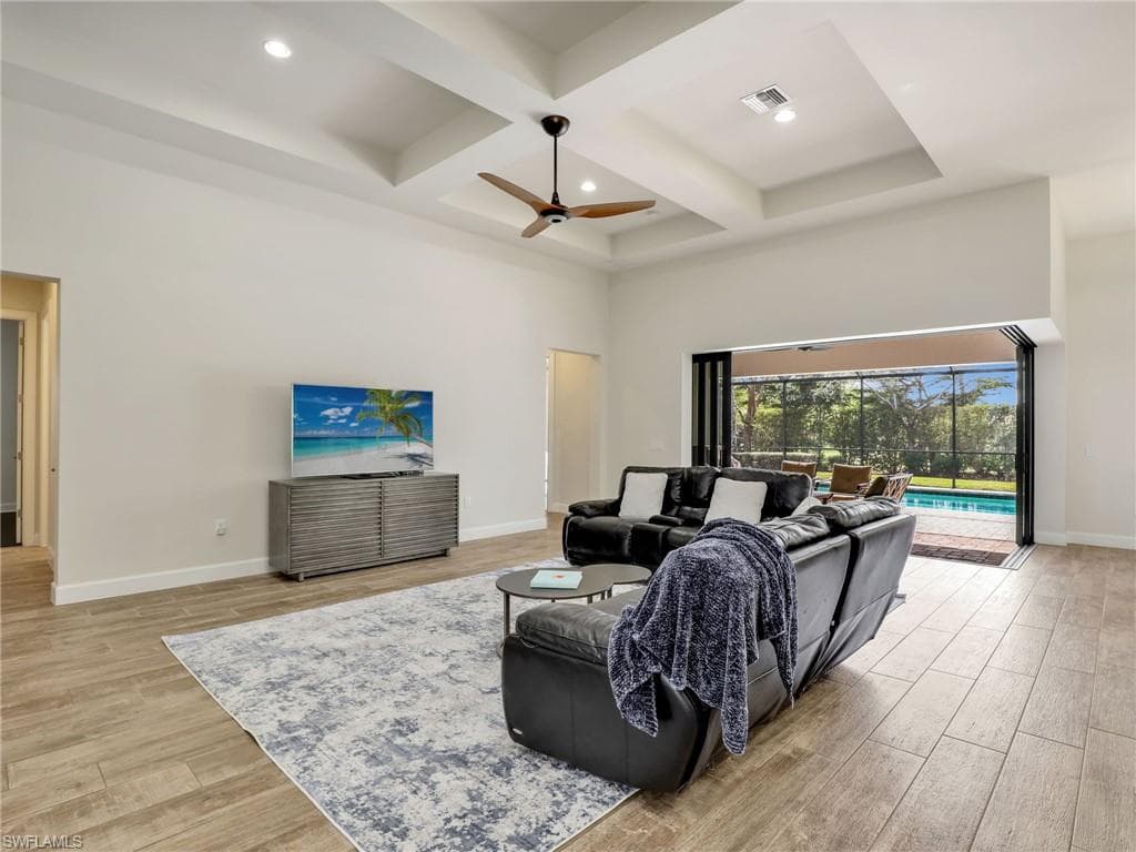 16289 Camden Lakes Cir, Naples, FL 34110-10